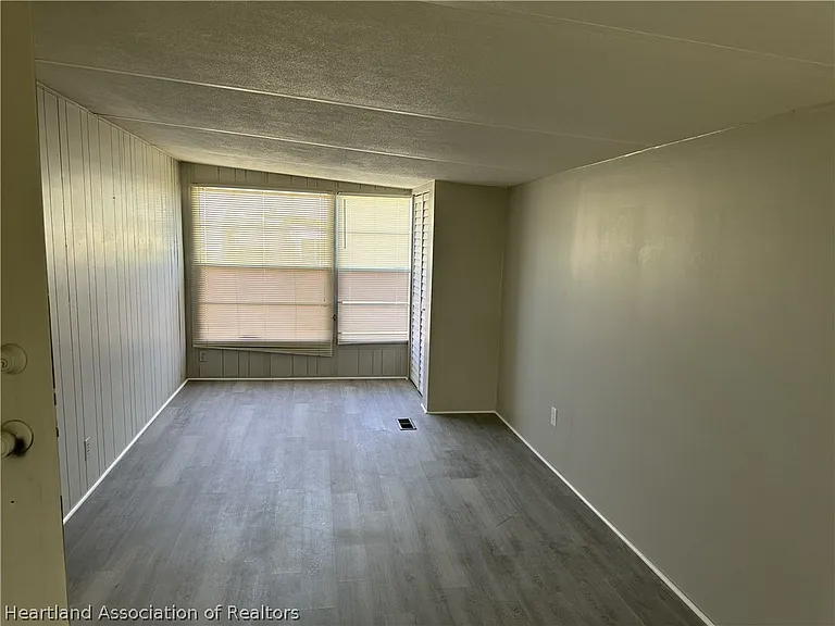 3542 Fairmount Dr — Photo 9