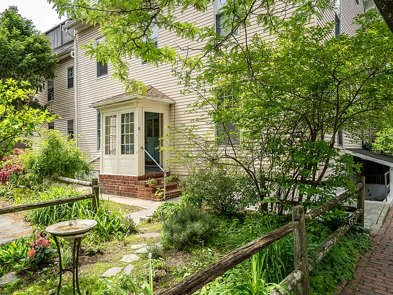 12 Shepard St #A — Photo 1