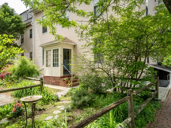 12 Shepard St #A, Cambridge, MA 02138