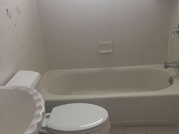 5th image of 32649 Donnelly St