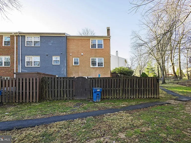 3290 Applegate Ct — Photo 33