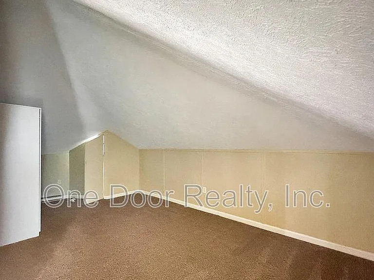 1107B Richmond Rd — Photo 8