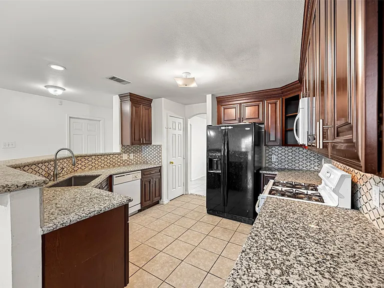 7331 Wimberly Oaks Ln — Photo 6