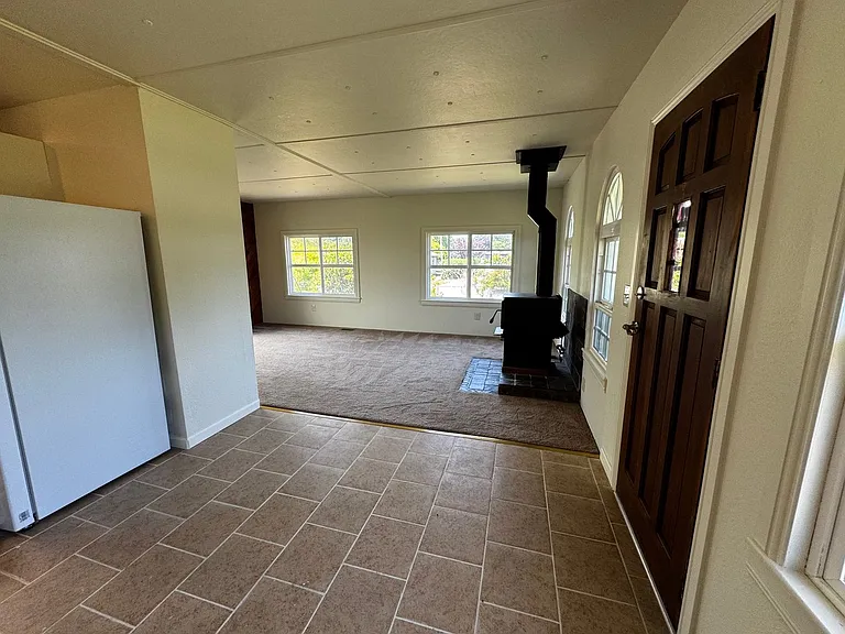 2026 Ridgewood Dr — Photo 8