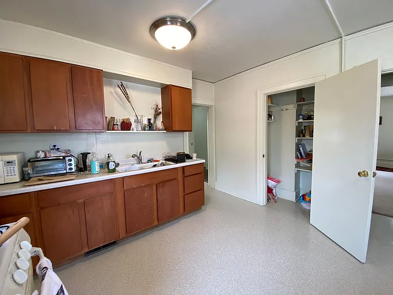 310 N. Gilbert Street — Photo 7