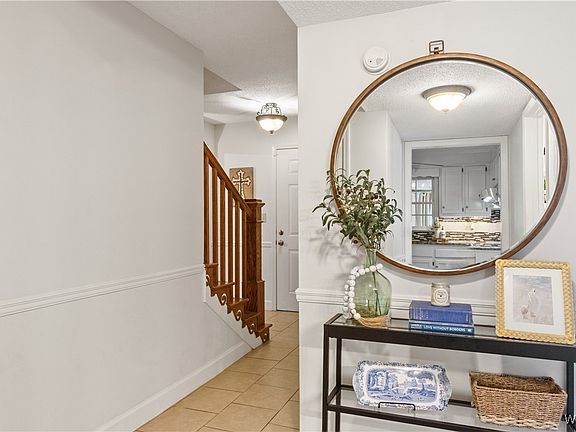 4th image of 7415 Oakmont Ln