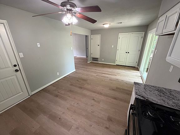 3rd image of 14602 S Xenophon Ave