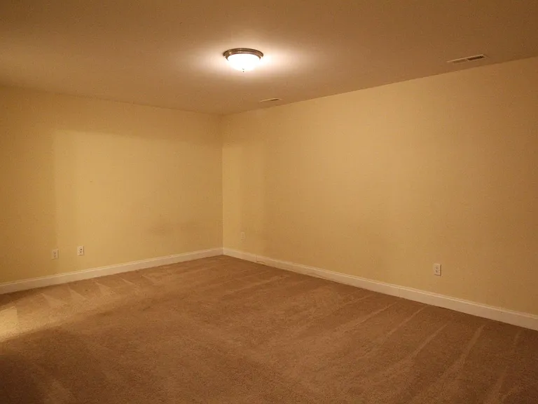 374 Tanzanite Dr — Photo 3