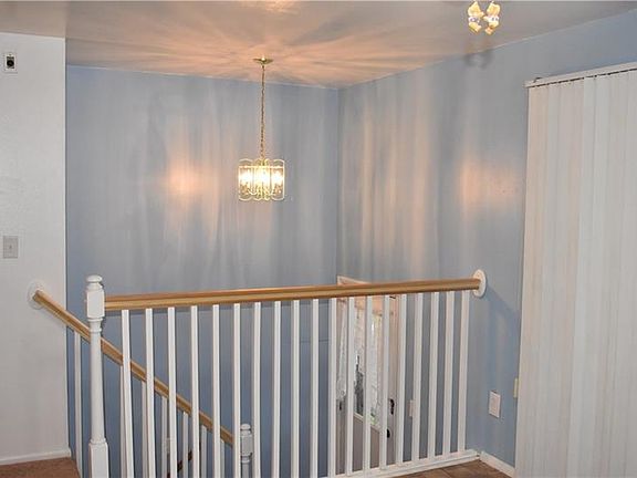 5th image of 349 Country Hills Dr