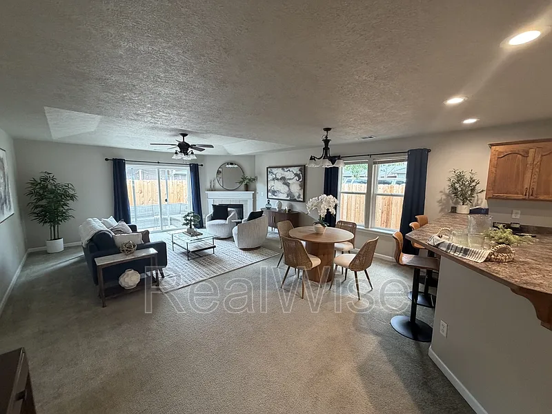 3 bed, 2.0 bath, $2,295 — Photo 3