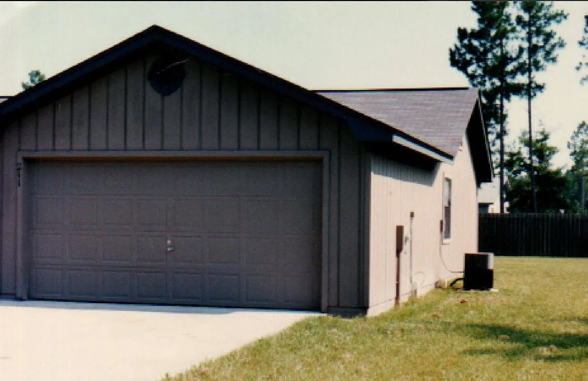 211 Somerset Rd — Photo 2