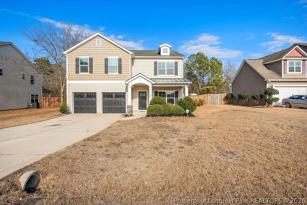 4 bed, 2.5 bath, 3086 sqft, $2,100 — Photo 1
