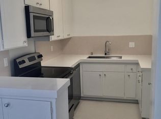 17311 Castellammare Dr #C6, Pacific Palisades, CA 90272