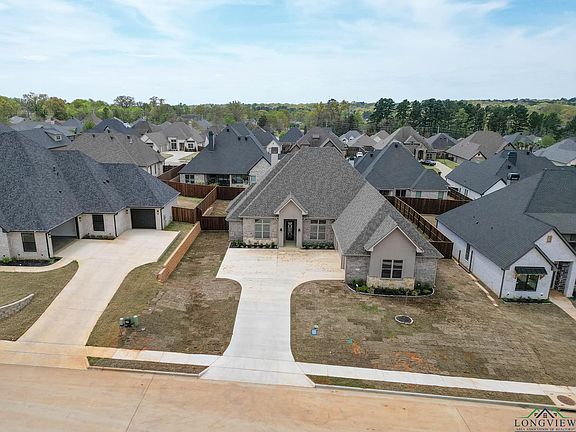 2nd image of 3925 Hidden Hills Cir