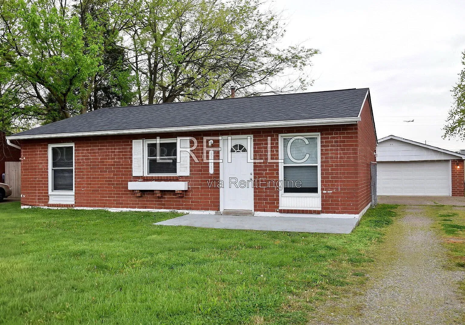 3 bed, 1.0 bath, 1073 sqft, $1,450 — Photo 1