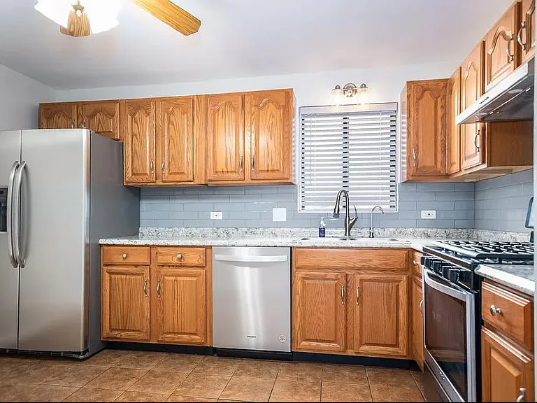6040 Lake Bluff Dr #402 — Photo 3