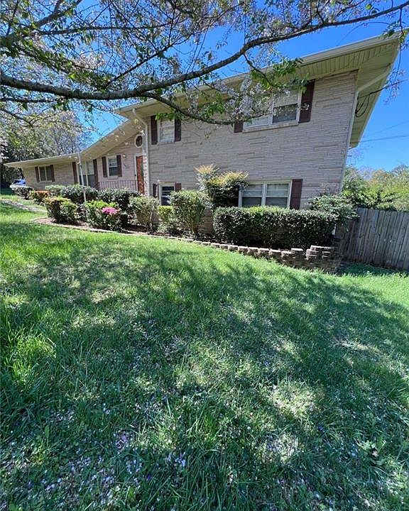 1st image of 1380 N Hicks Cir NW