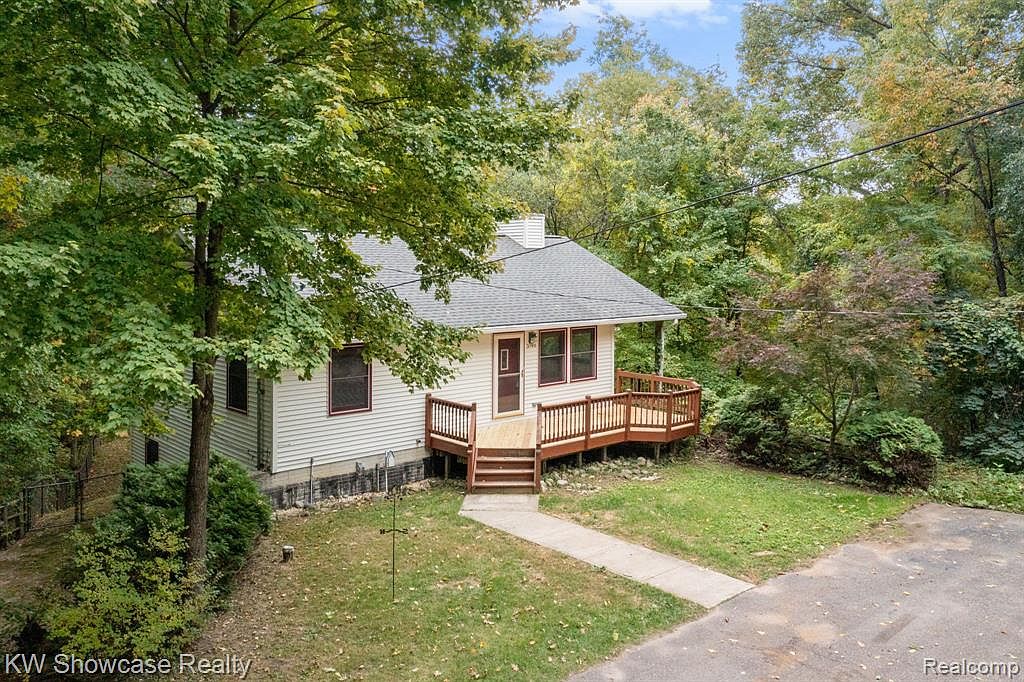 3196 Ridge Rd, White Lake, MI 48383 Zillow
