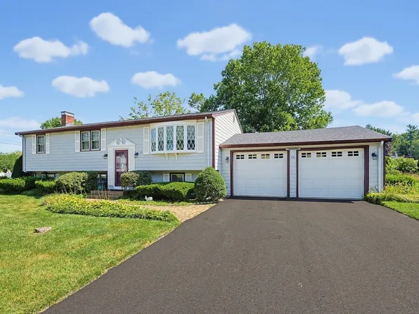 75 Concetta Dr, Bridgewater, MA 02324