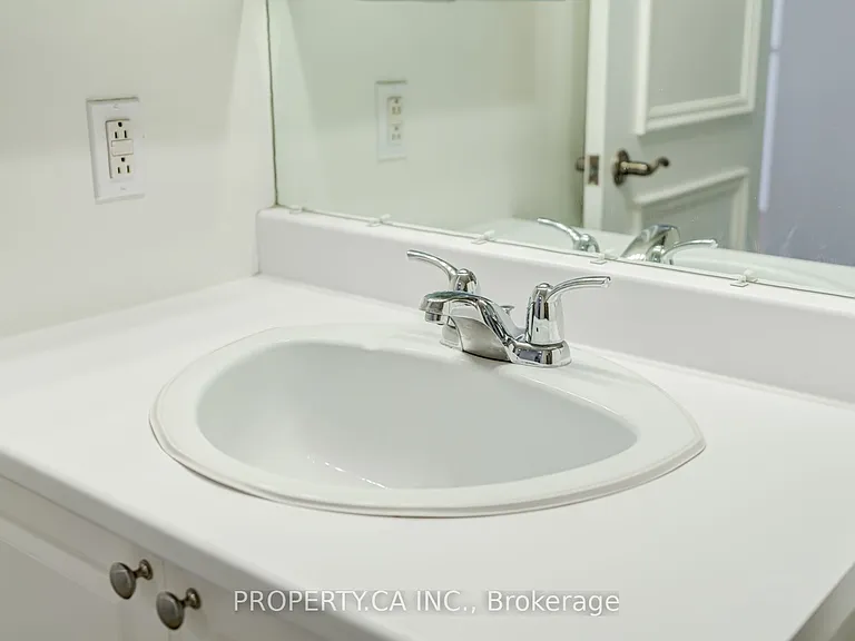 92 King St E #1703 — Photo 12