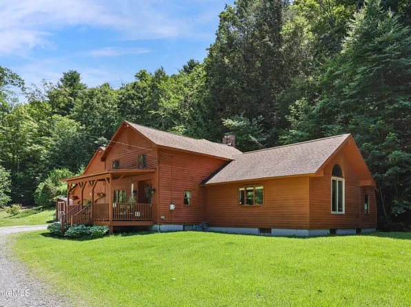 15 Silver St, Lee, MA 01238