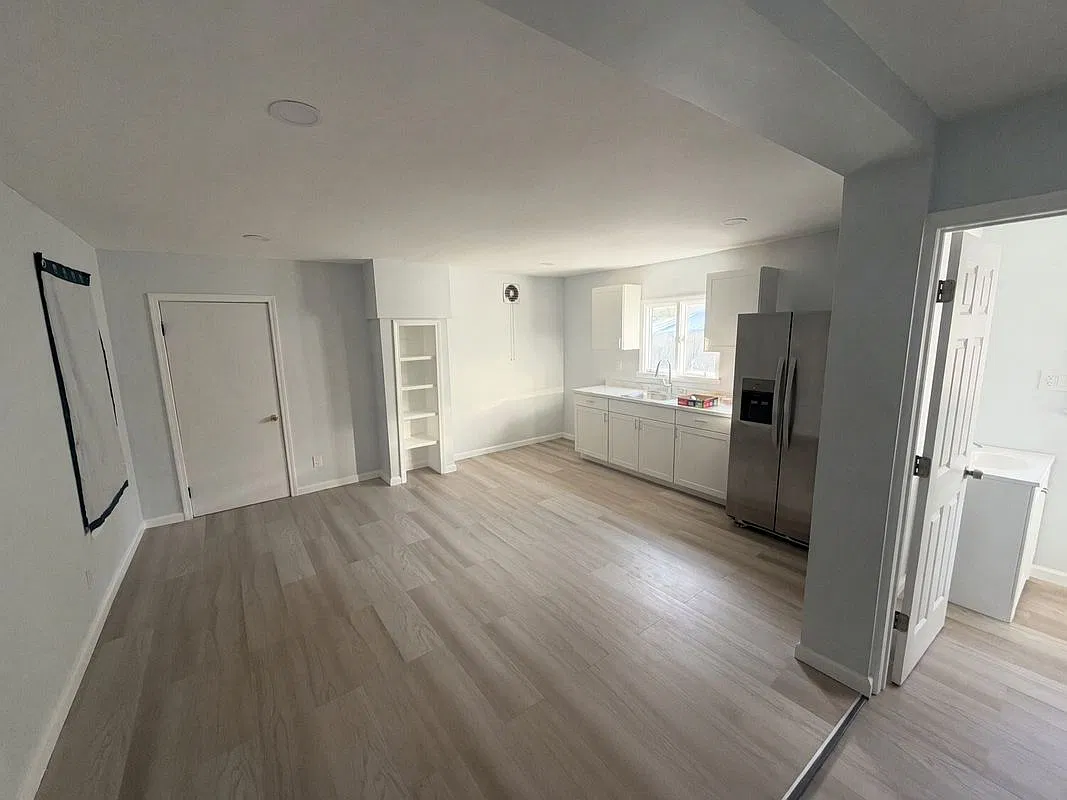 2 bed, 1.0 bath, 1200 sqft, $1,300 — Photo 1