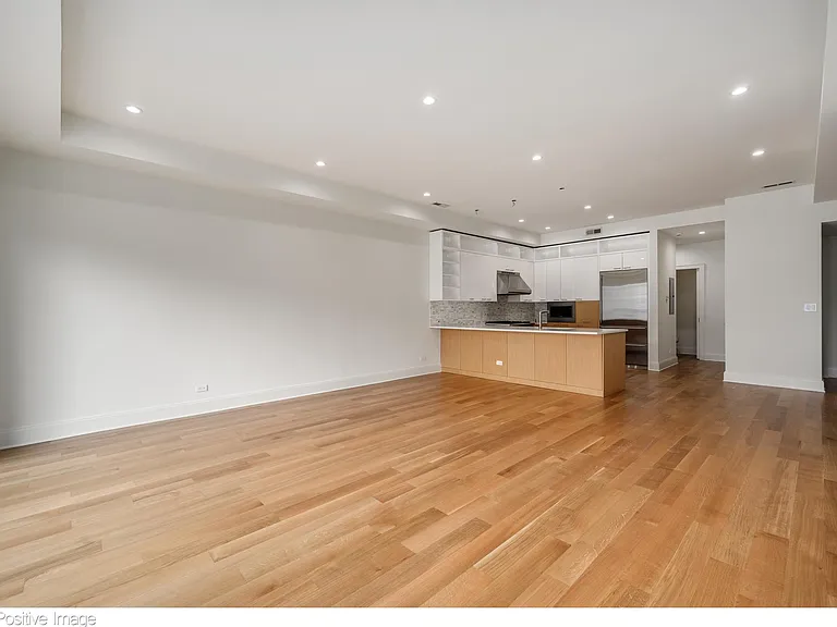 2216 N Lincoln Ave #2C — Photo 6