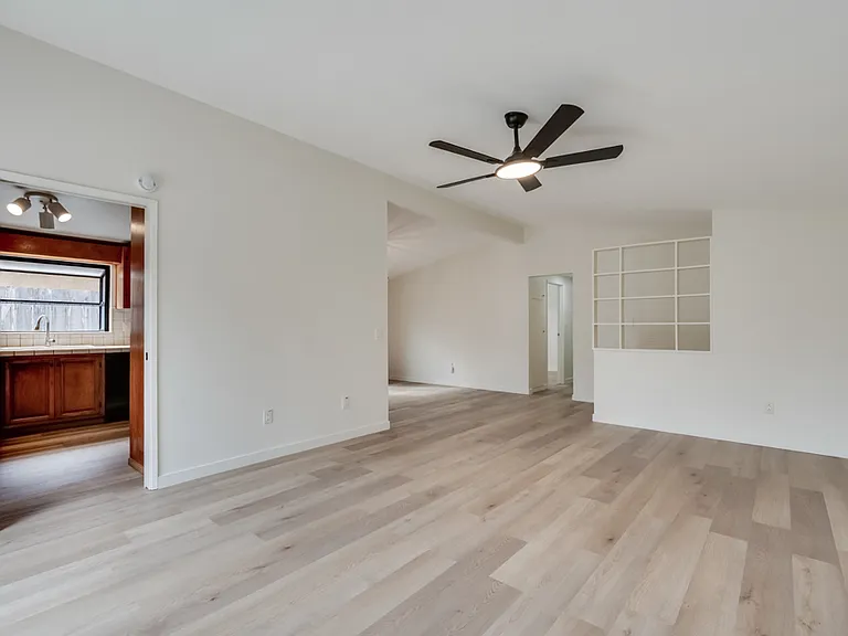 Spacious and bright living room!