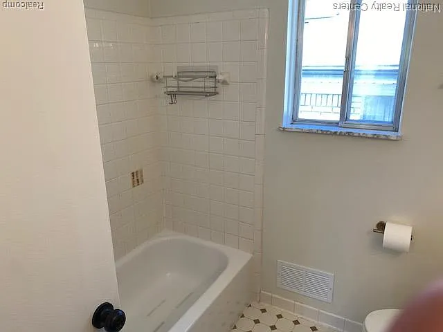 903 Roselawn Dr — Photo 12