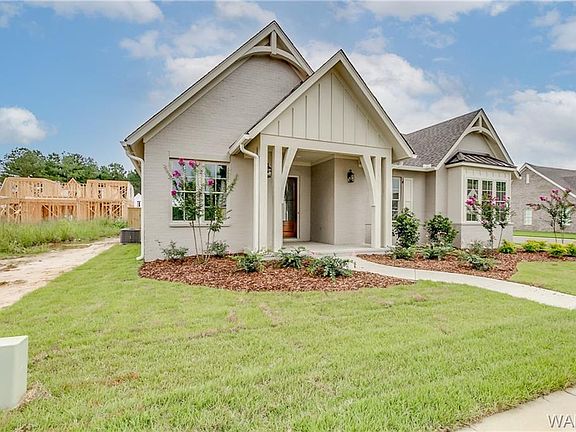 2nd image of 698 Arundell St Lot 631