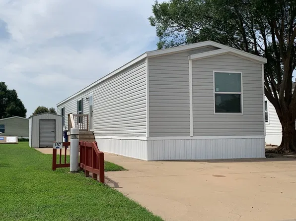 1400 E Kay Ave, Haysville, KS 67060