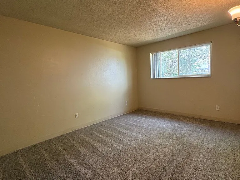 Cherry Tree Apartments — Photo 13