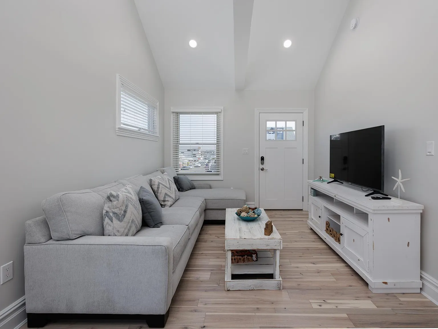 3 bed, 1680 sqft, $4,750 — Photo 4