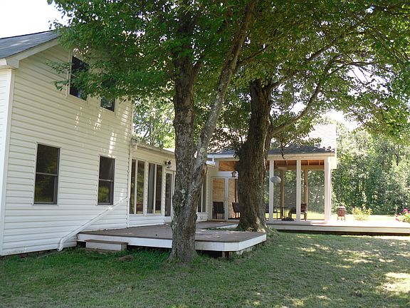 4th image of 1145 Peaceable St