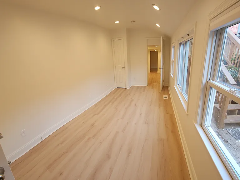 1911 Fleet St — Photo 13