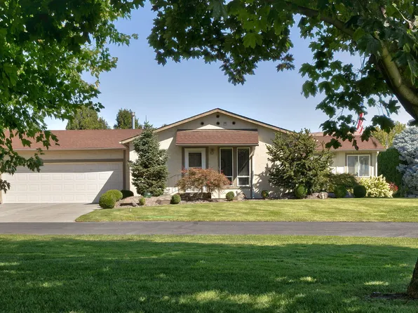 519 Follow Through Dr, Yakima, WA 98901