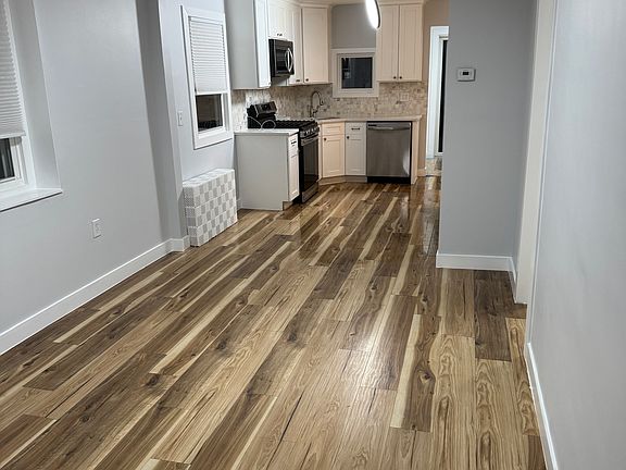5th image of 130 Shaw St Floor 1