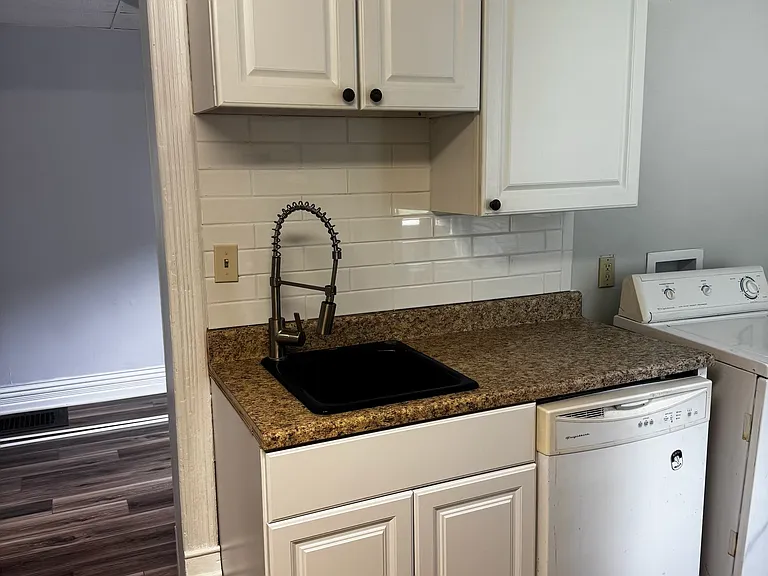 25 Cedar St #1 — Photo 8