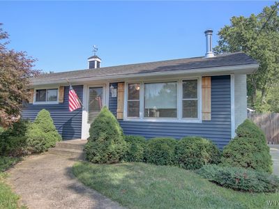 5679 Apollo Dr, Lake View, NY, 14085