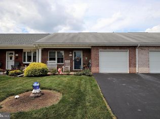 318 Winding Oak Dr, Hagerstown, MD 21740