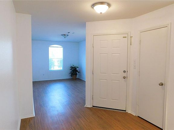 4th image of 322 Luna Vista Dr