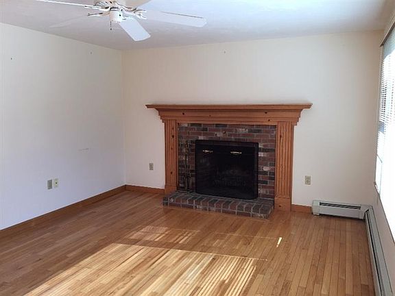 2nd image of 80 Cherrywood Ln