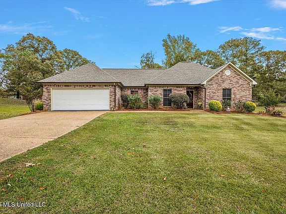 2nd image of 724 Forest Woods Dr