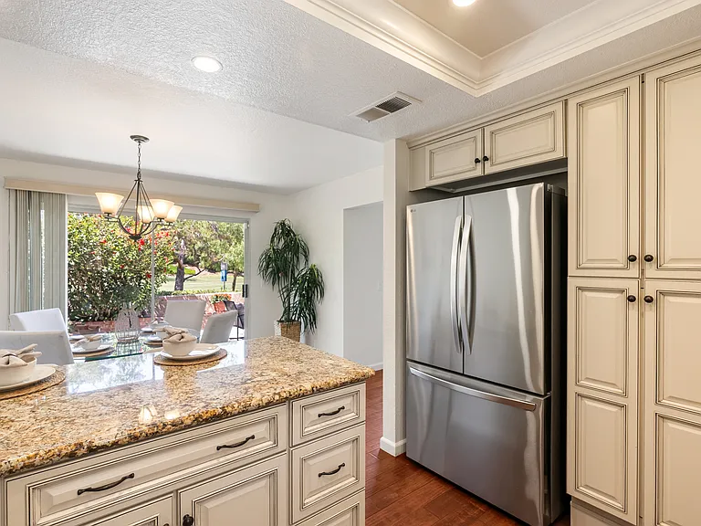 18 Meadowood — Photo 2
