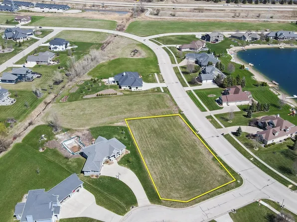 11 Country Lane Ct #81, Fond Du Lac, WI 54935