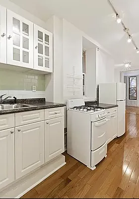 Rented by R New York | media 8