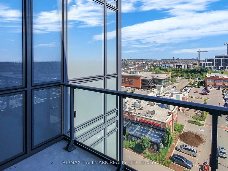 509 Dundas St W #806 — Photo 32