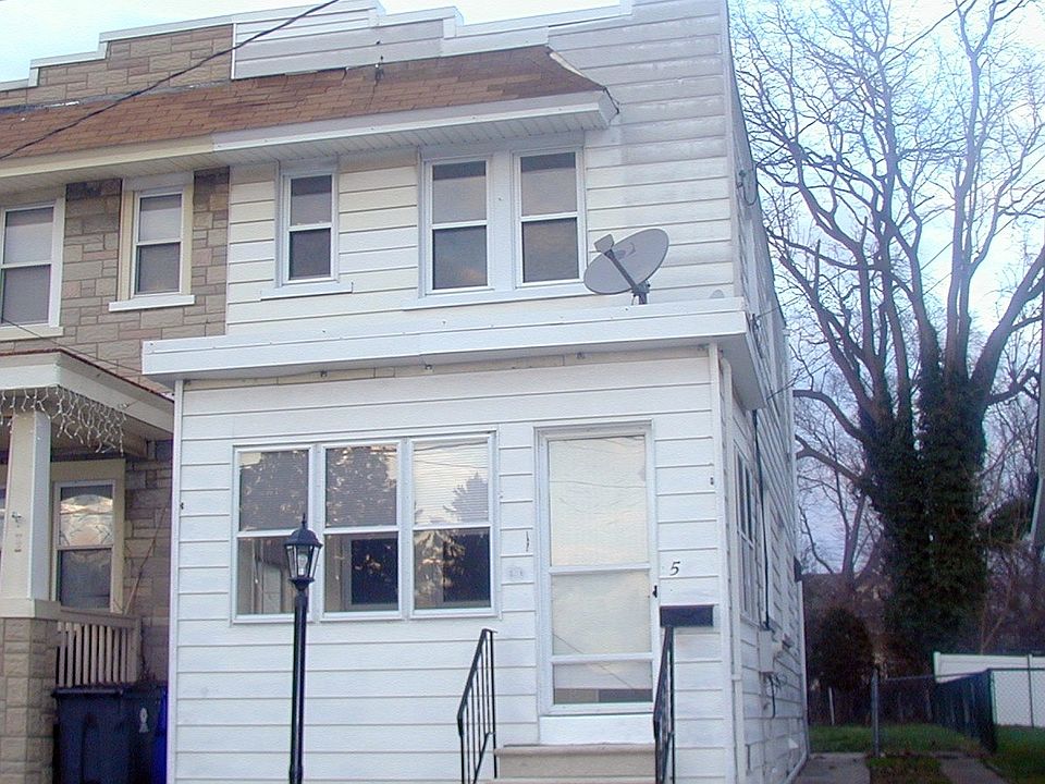 Semi detached driveway for multiple cars