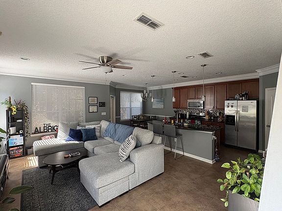 5th image of 496 Walnut Dr