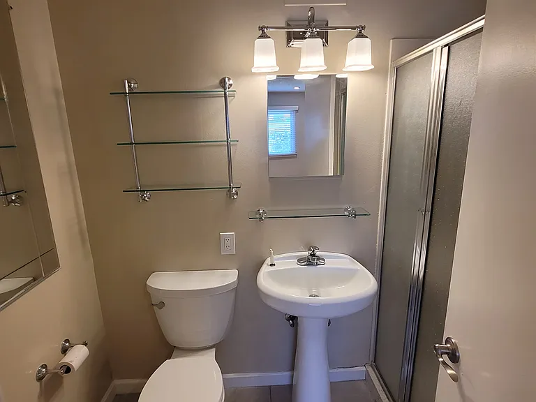 948 Leith Ave — Photo 19